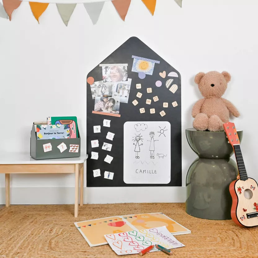 Magnetic board - House with magnets